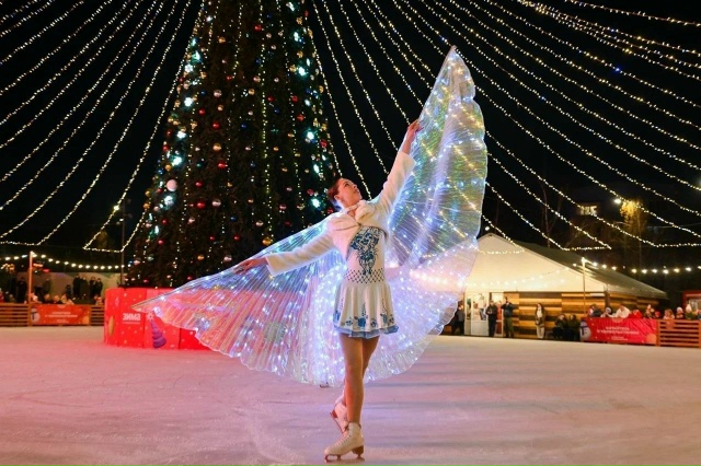 ⛸Каток у кинотеатра «Искра» торжественно открыли
Ле...