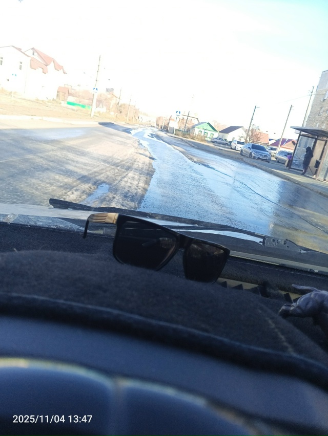 На Гомельской каток заливают. Взяли коньки?