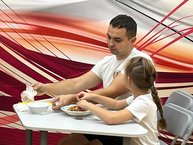Сотрудник ИК-14 и его дочь стали победителями интеллект...