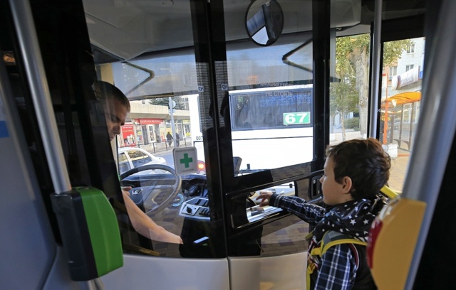 Детям до 14 лет хотят сделать бесплатный проезд.
Такое...