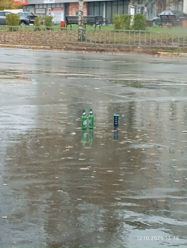 Молодежь устраивающие тусовки по ночам на площади Чка?...