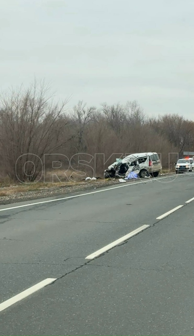 🚨 Трагедия на трассе Оренбург — Орск! Lada Largus влетела в...