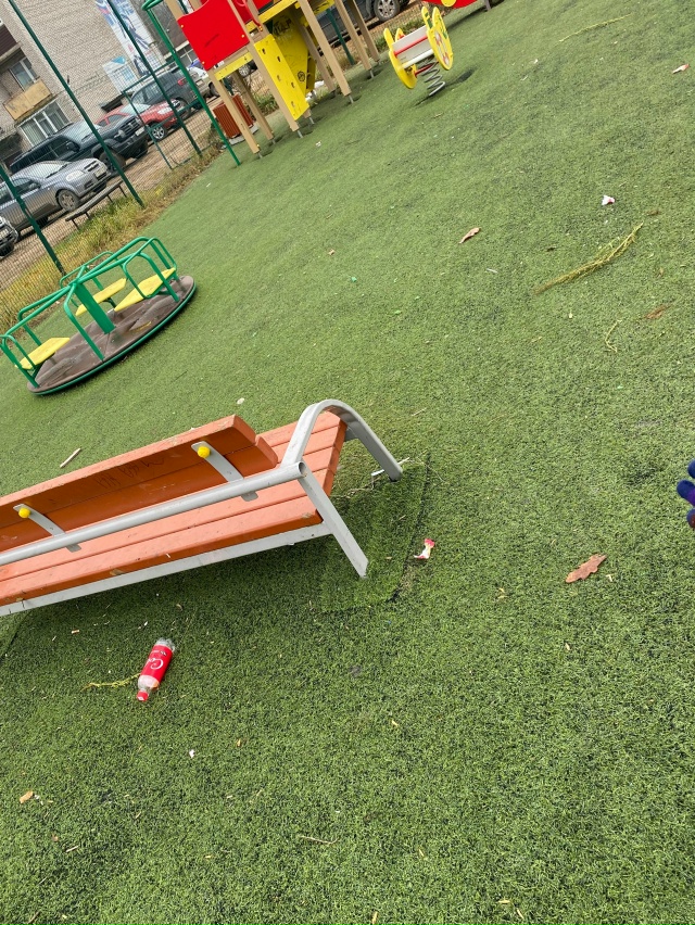 У нас, по-моему, уважение к другим жителям города отсут?...