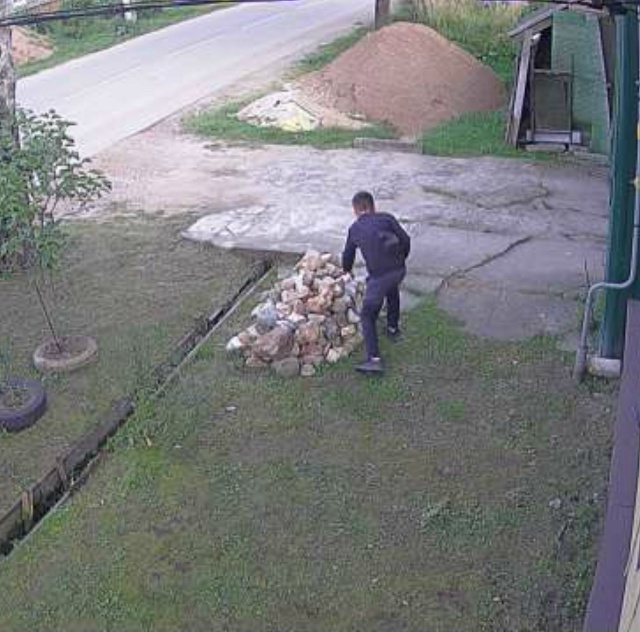 Узнает ли кто свое чадо?? Сегодня трое подростков по ул....