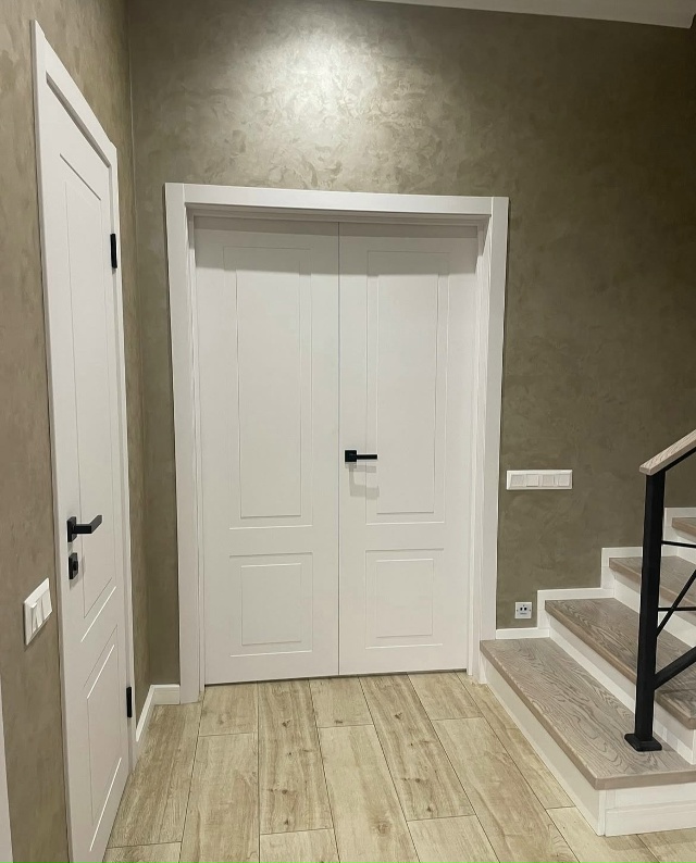 Ознакомиться с ассортиментом дверей можно в магазине...