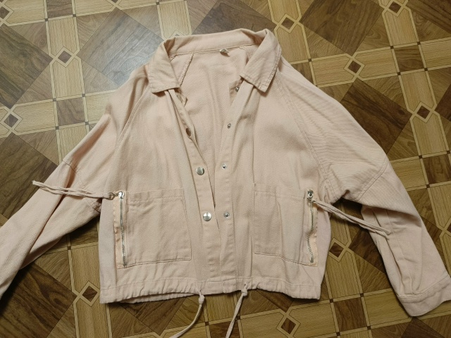 АДМИН,СРОЧНО!
Продам куртки,женские
1,2 фото-синяя,на кл?...