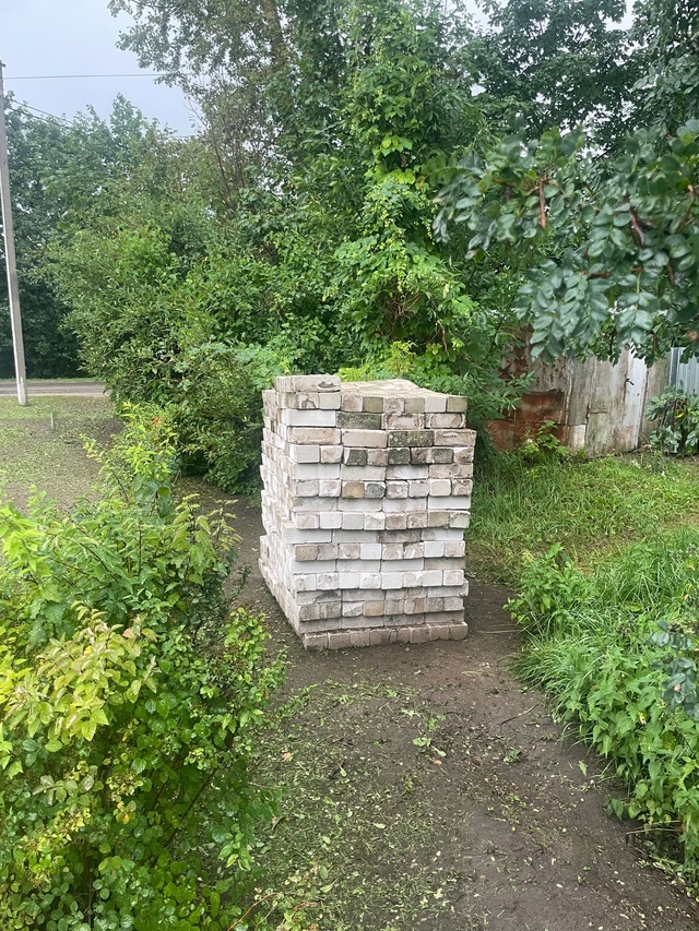 Продается белый силикатный кирпич б/у – 1200 шт. по 8 ₽/шт...
