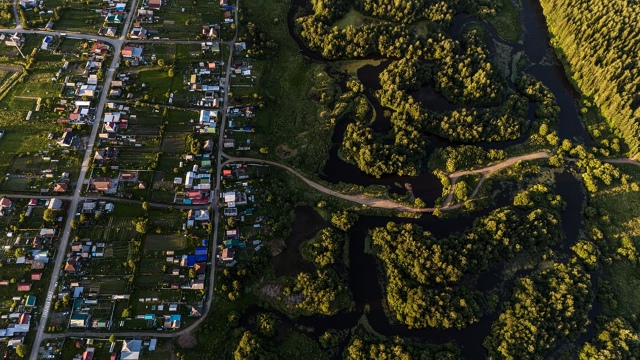 Посёлок Ёлкино. ГО город Лесной.
© Дроноводы Урала
Ист?...