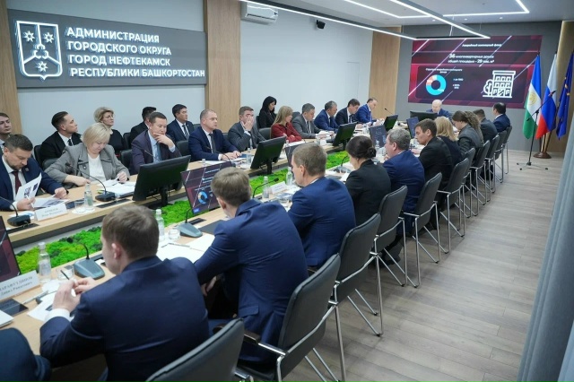 В Нефтекамске провели выездное заседание Правительст?...