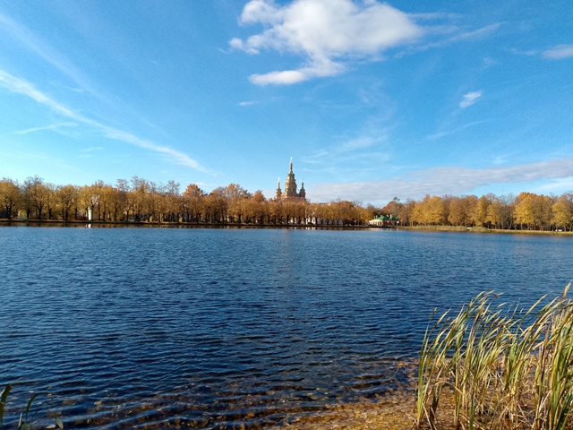 Петергоф в середине октября