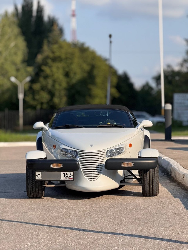 Автомобиль Plymouth Prowler заметили в Самаре около 