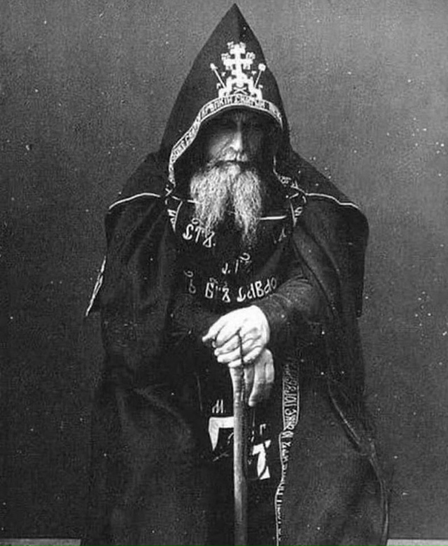 Монах, который ни разу не встречал женщину😅
Михаил То...