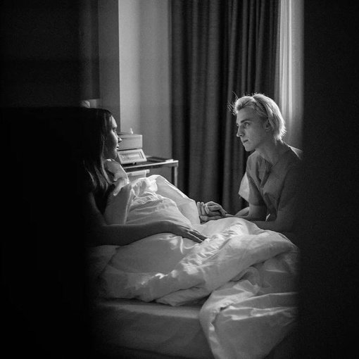 Поздравляем молодых родителей!
У Влада А4 Бумаги и Юли?...