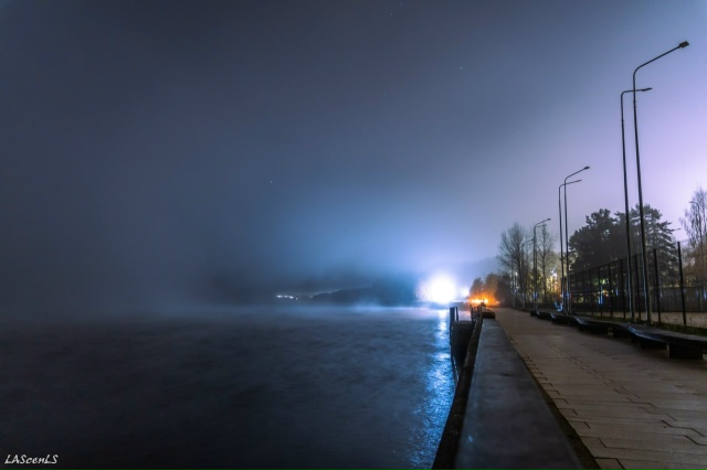 Туманная ночь.
Фото: Юрий Жарков