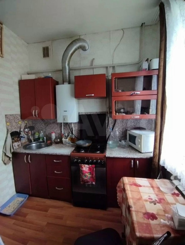 Продаю 2-х комнатную квартиру в кирпичном доме на перво...