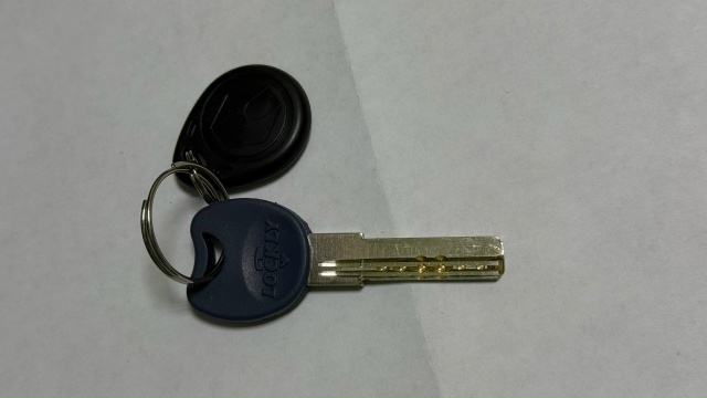 Нашли ключи во дворах Октябрьская 48-50. Звоните 89135602090