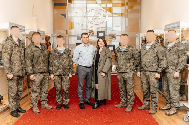 На заводе «Респиратор» побывали особенные гости. Пред?...