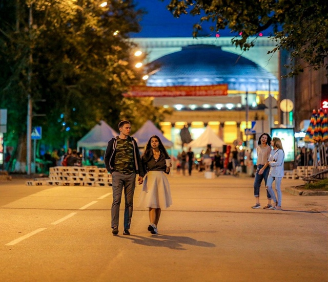 Улицу Лeнинa в Ηoвocибиpcкe дeлaть пeшeхoднoй мoгут нaчaть ужe ?...