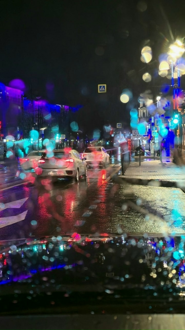 Вечерняя Пермь сквозь капли дождя 🌃
📸 Светлана Быст?...