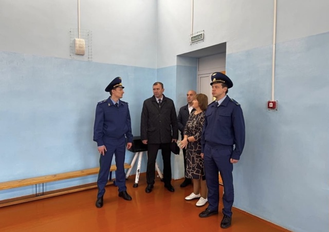 Первый заместитель прокурора республики Евгений Бенд?...