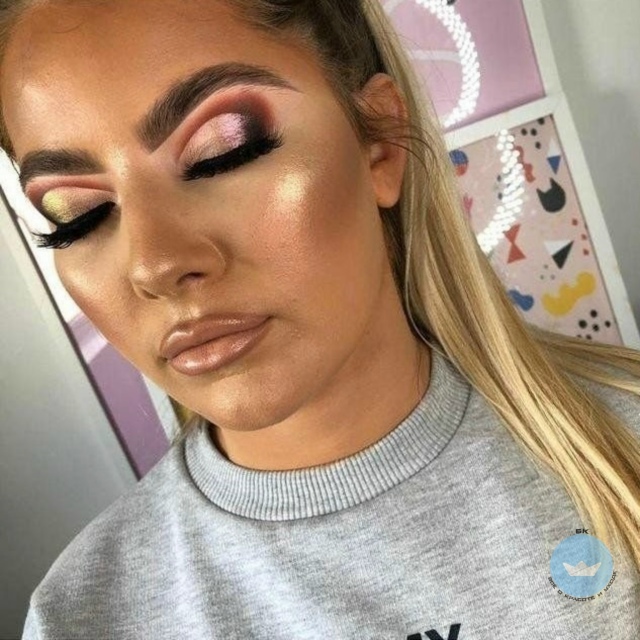 Kогдa онa рeшилa всегo лишь слегкa дoбaвить нeмногo cвеpкани?...