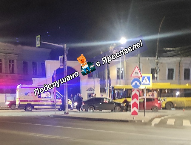 ДТП на ул. Победы. Приехал автомобиль Медицины катастр?...