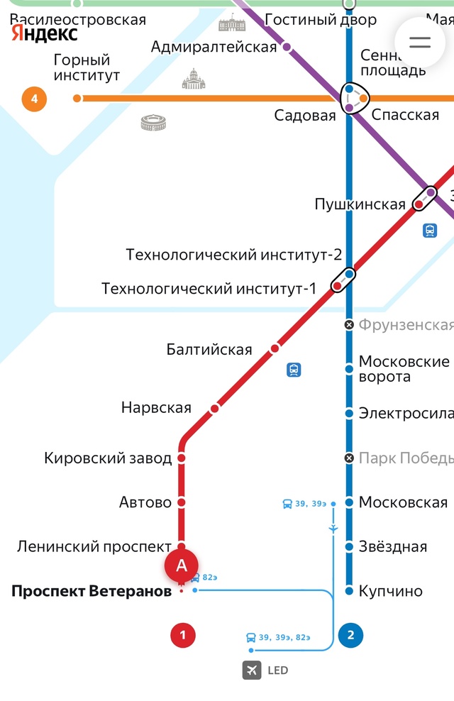 Петергоф, возле фонтана 
