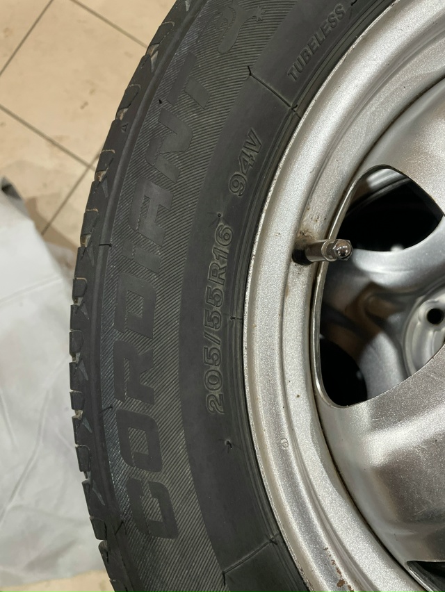 Продам новую летнюю резину в сборе
Или по отдельности...