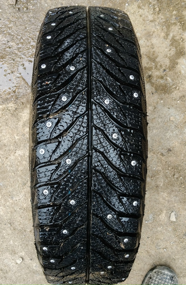 Продам зимнюю резину на 175/70r13 с дисками новая использо...