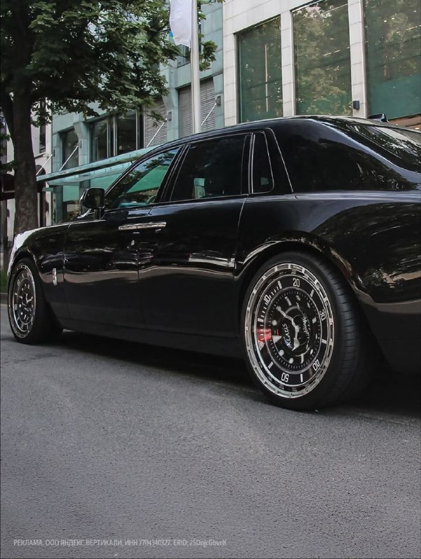 Что вы вообще знаете про хасл? 👍
Вот это хасл — диски в стиле Rolex Submariner для Rolls-Royce Phan