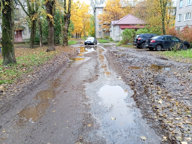 Двор А. Лукьянова 16 А. Рядом 8 школа Каждое утро в ГОРОД?...