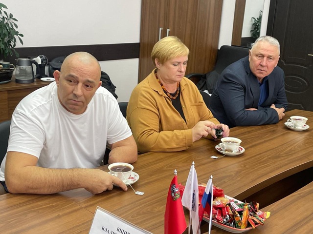 В Рузском округе прошла встреча с ветераном СВО
Депу?...