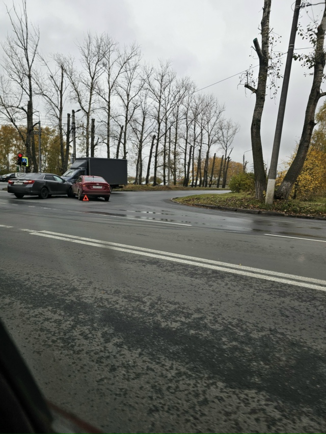 Безыменского. Пора второй светофор 🚥 и пару лежачих
