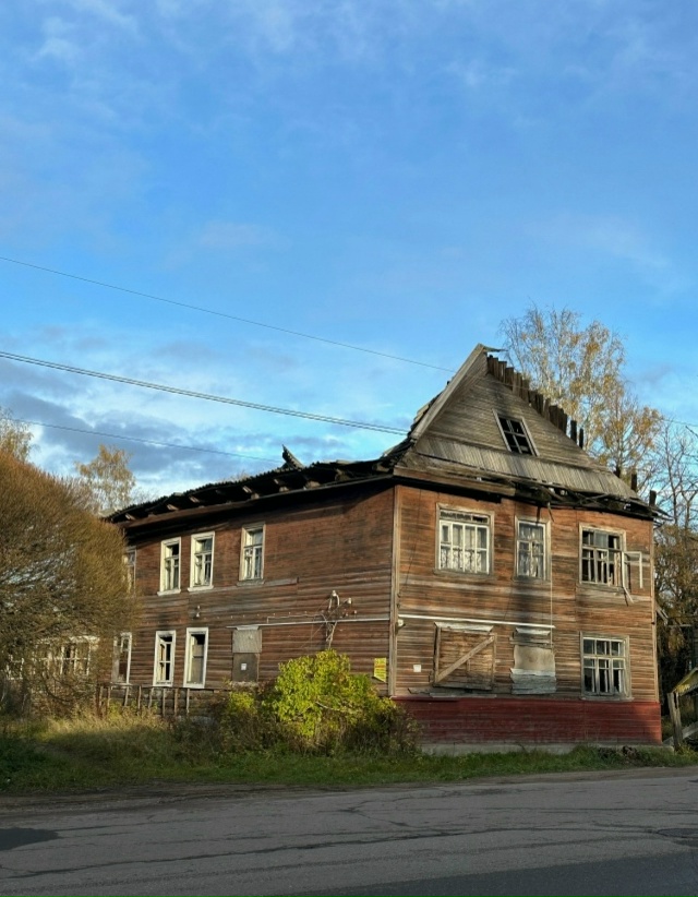 Любимый дом рушится все больше…
Если зима будет снежн...