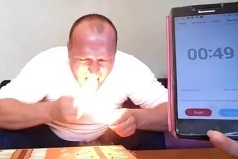 За одну минуту Павол Дурдик из словацкого города Пухов...