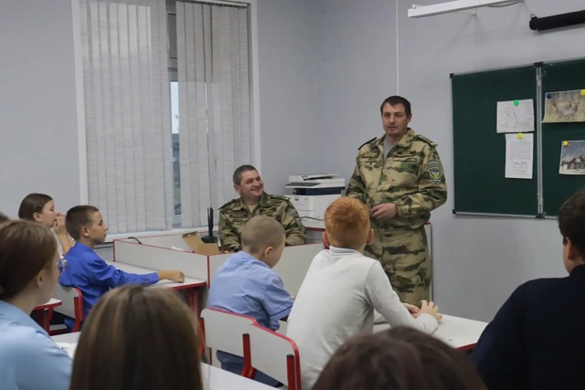 В 6 классе МБОУ Балахтинской школы 2 прошел классный ч?...