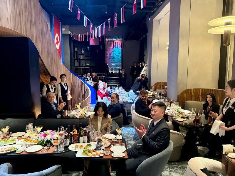 В Москве на месте магазина New Balance на Тверской открылся ещё один ресторан северокорейской кухни