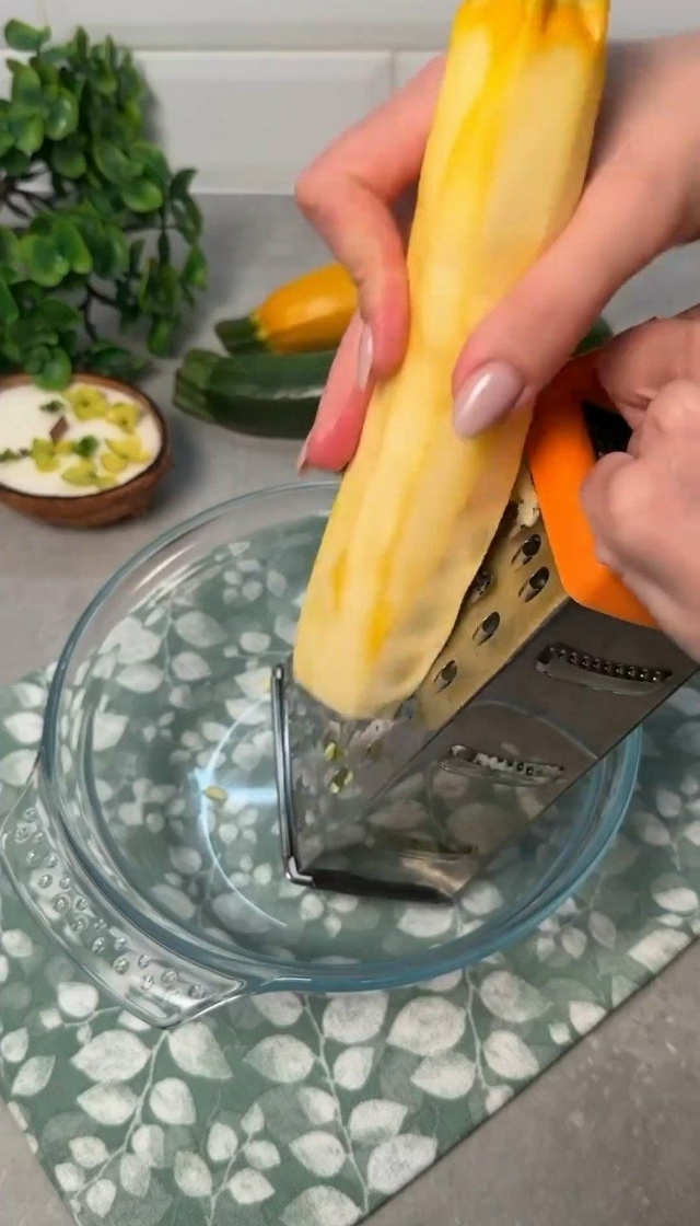 Вкуснейшие кабачковые лепешки с потрясающей начинкой ...