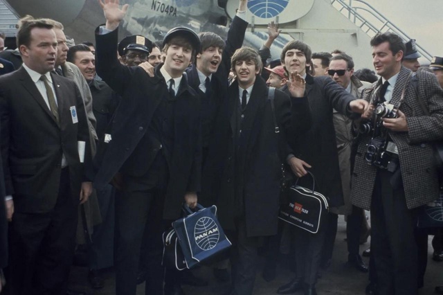 The Beatles прибывают в США, 1964 год.