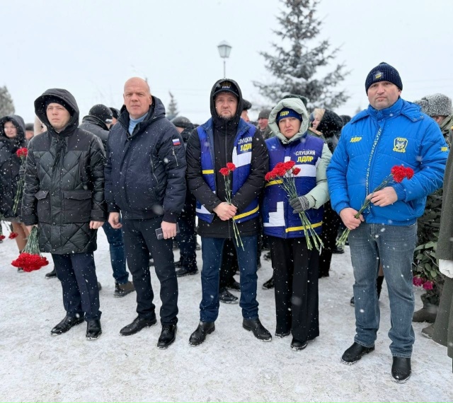 Похоже, все представители ЛДПР не знают, как себя вести...