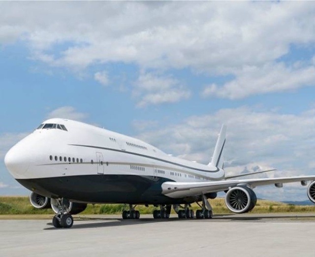 Самый большой частный самолет в мире это Boeing Business Jet 747-8...