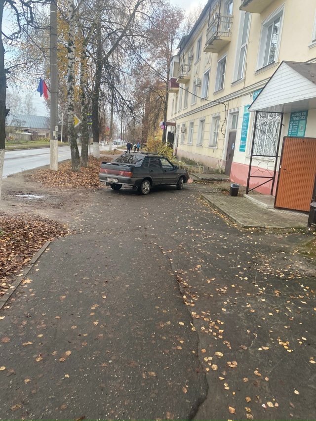 Плевать на всех, я паркуюсь как хочу!!
Страна должна зна...