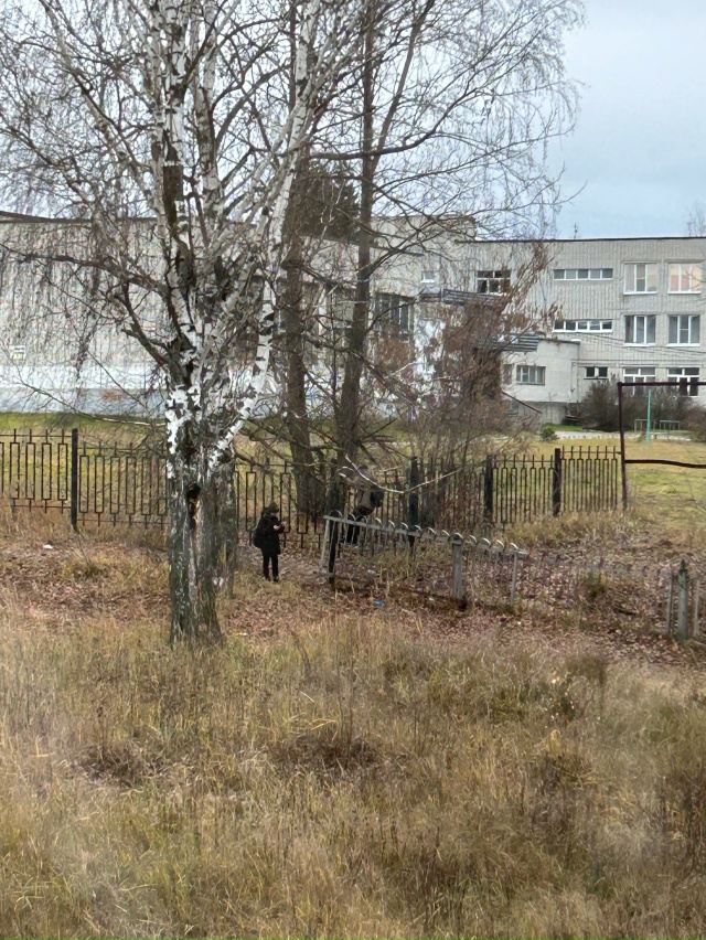 Вопрос к администрации школы № 1: почему не сделаете ещ...