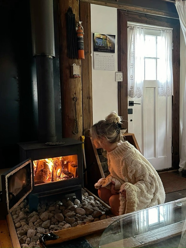 Пусть мороз и холод снаружи, внутри нас всегда может бы...