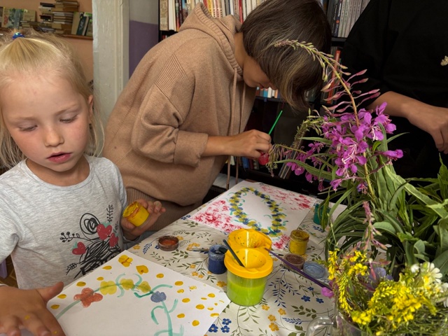 ✨🌼Я СПЛЕТУ СЕБЕ ВЕНОЧЕК
За окном уныло барабанит до?...