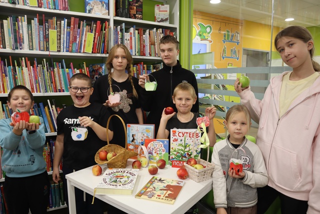 ? В Центральной районной детской библиотеке им. В. Г. С...