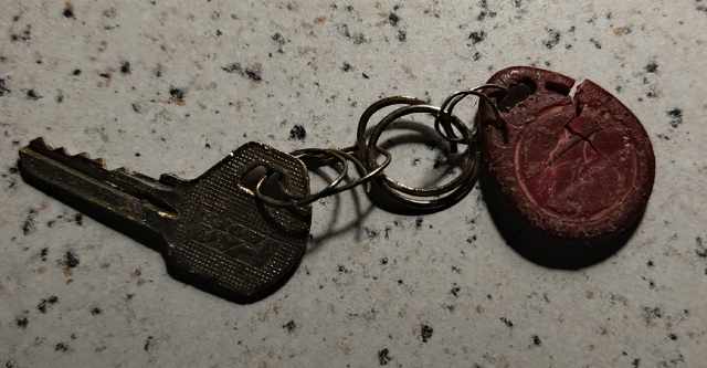 Найдены ключи на Калинина 44, обращаться на ресепшен го?...