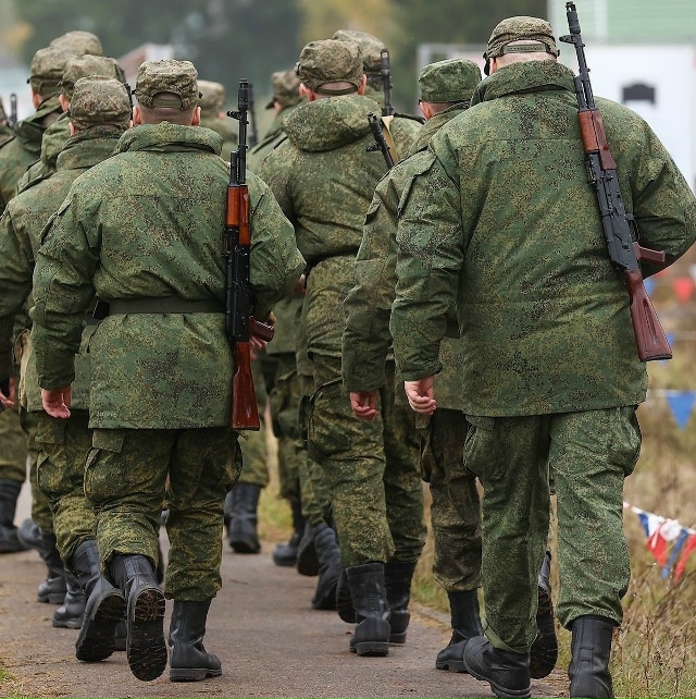 Госдума разрешила привлекать резервистов к охране кри...