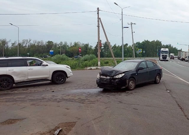 ? В Вольском районе мать и 12-летняя дочь пострадали в ?...