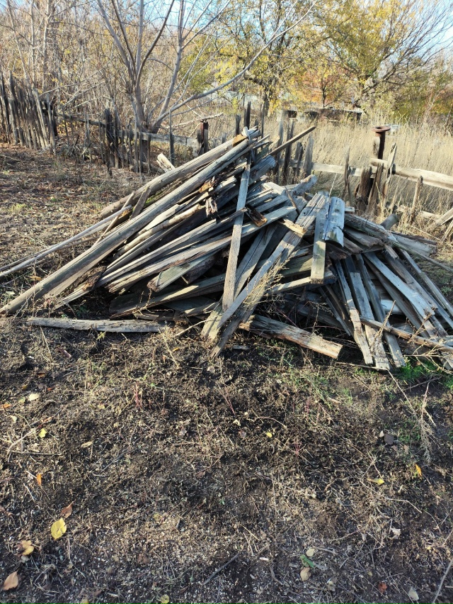 Отдам доски на дрова бесплатно. Самовывоз. Телефон для ...